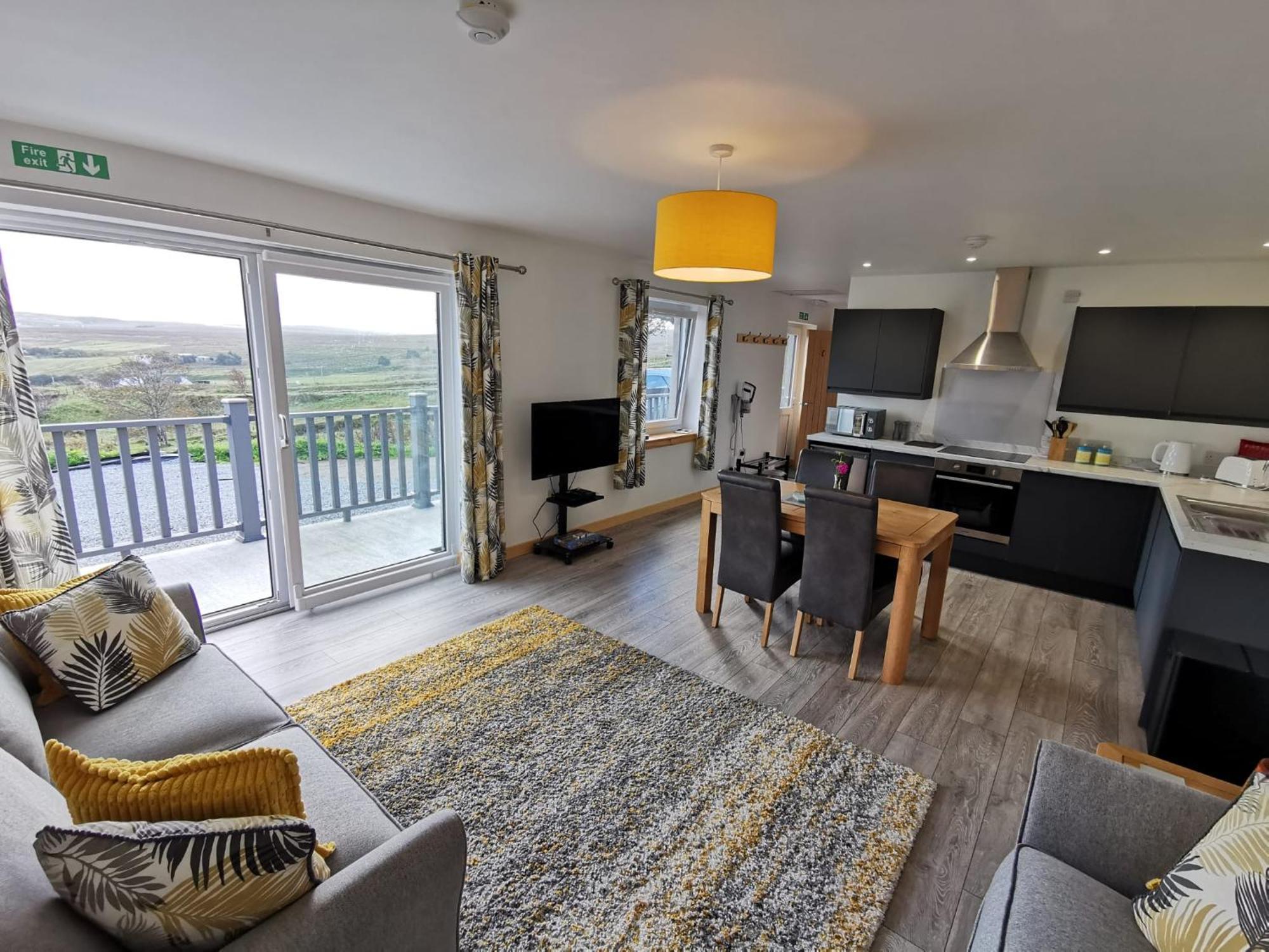 Skye Stays Staffin Exterior foto